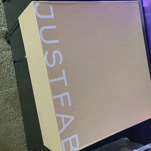 Barely worn boots - Picture 2 of 7